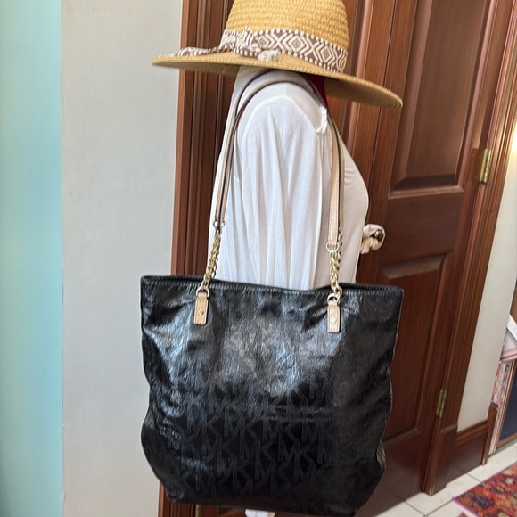Michael Kors  shoulder bag  signature monogram leather black/Chain detail tan st - Picture 3 of 17